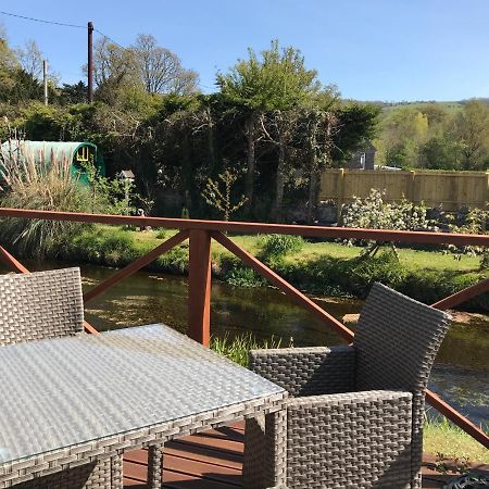 Pet Friendly Riverside Static Caravan Cheddar Kültér fotó