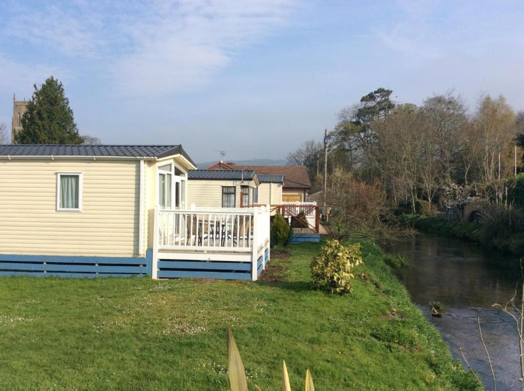 Pet Friendly Riverside Static Caravan Cheddar Kültér fotó